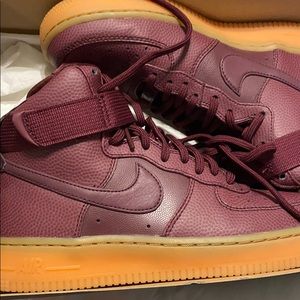 Women’s Air Force 1 Hi SE maroon size 6.5